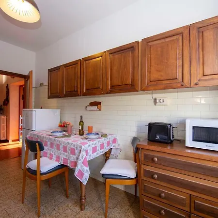 Sleeps 4 アパート Arizzano